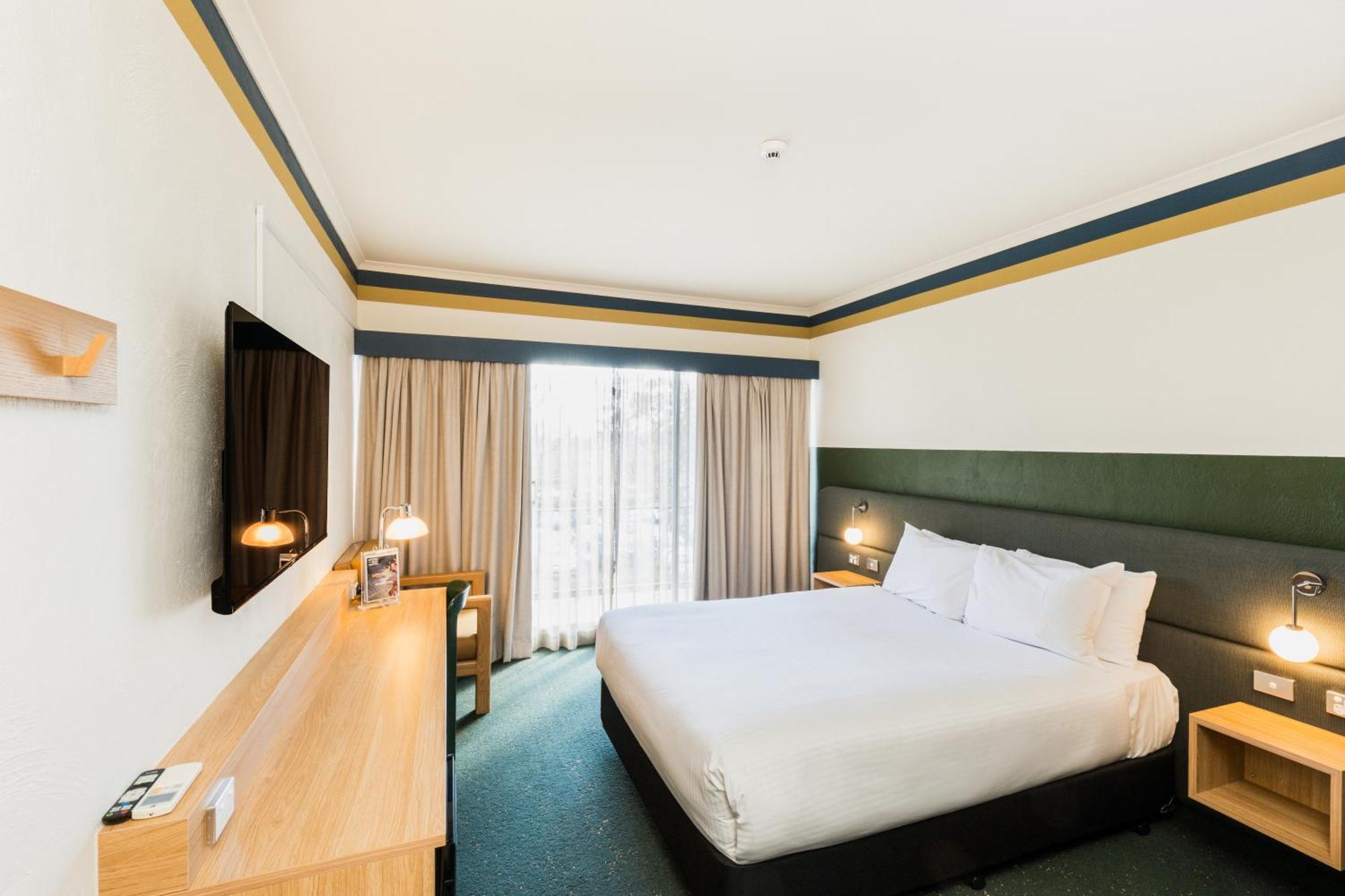 Statesman Hotel Canberra Exterior photo